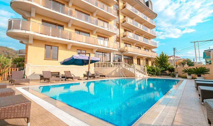 Отель "Грейс Амалия" / "Grace Amalia"