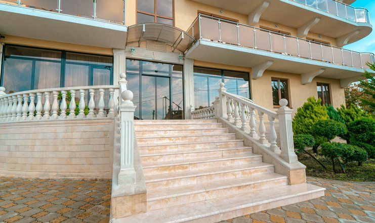 Отель "Грейс Амалия" / "Grace Amalia"